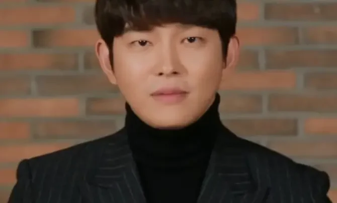 Yoon Kyun-sang Biography: Height, Age, Net Worth, Movies & TV Shows, Parents, Siblings, Awards, Instagram