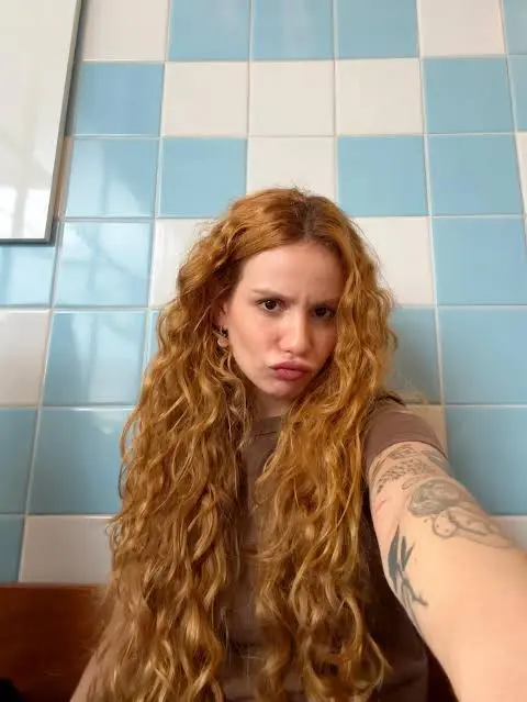 Carol Biazin Biography: Age, Songs, Albums, Net Worth, Career, Siblings, Instagram, Boyfriend