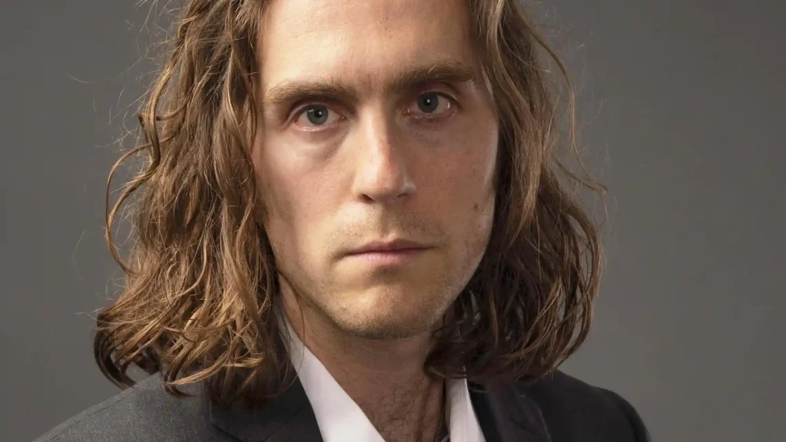 Jack Farthing Biography: Age, Height, Net Worth, Wife, Brother, Career, Movies, Instagram