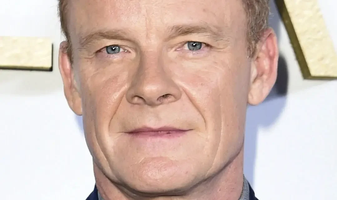 Alistair Petrie Biography: Wife, Children, Age, Height, Net Worth, Movies, TV Shows, Career, Parents