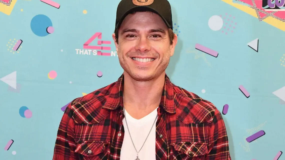 Matthew Lawrence Biography: Age, Wife, Girlfriend, Net Worth, Height, Parents, Brothers, Movies & TV Shows