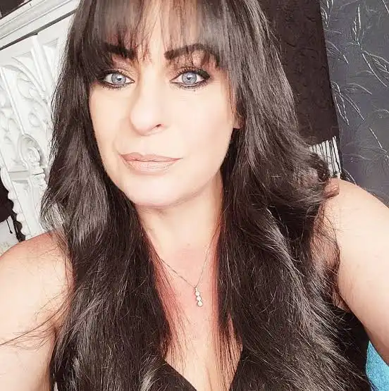 Alycen Rowse Biography: Age, Net Worth, Books, Podcast, Height, Memoir, Husband