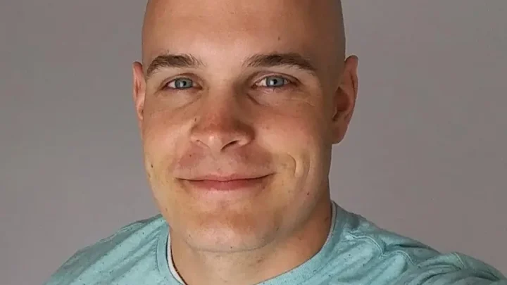 JerryRigEverything Biography: Age, Wife, Son, Net Worth, Parents, Career, YouTube