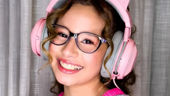 Valentina Pontes Biography: Age, Net Worth, YouTube, Mother, Family, Boyfriend, Siblings