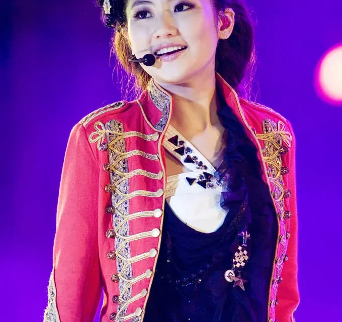 Selina Jen Biography: Books, Age, Husband, Net Worth, Movies, Pregnancy, Ethnicity