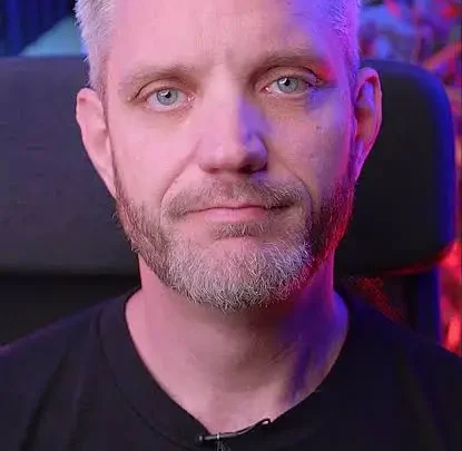 JayzTwoCents Biography: Wife, Age, YouTube, Net Worth, Height, Career, Parents