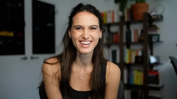 Cleo Abram Biography: Husband, Age, YouTube, Net Worth, Huge If True, Height, Career