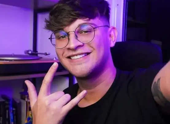 Ronazim Biography: Age, Net Worth, YouTube, Sister, Career, Wife, Real Name