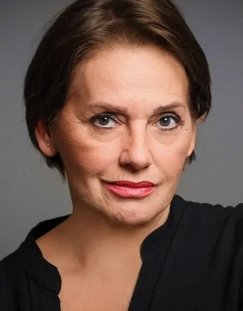 Nur Sürer Biography: Movies & TV Shows, Age, Height, Net Worth, Children, Awards, Nationality