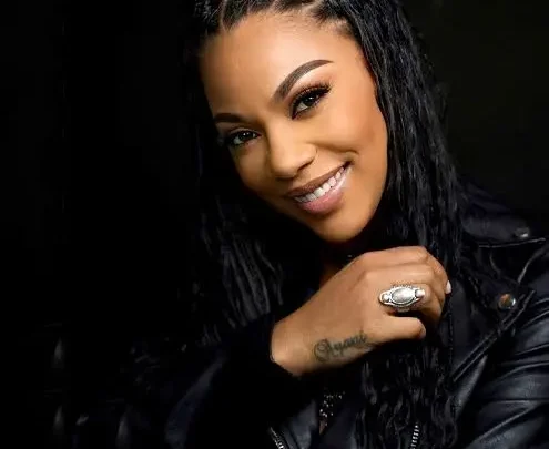 Yola Araújo Biography:  Net Worth, Age, Height, Boyfriend, Tattoo, Instagram, Songs, Religion