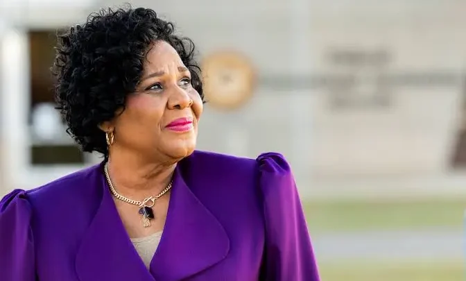 Alice Marie Johnson Bio: Memoir, Age, Net Worth, Politics, Appointment, Height, Husband, Arrest, Books, Ethnicity