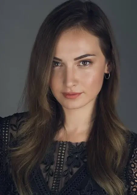 Başak Gümülcinelioğlu Biography: Religion, Awards, Movies & TV Shows, Spouse, Parents, Education, Age, Height, Net Worth