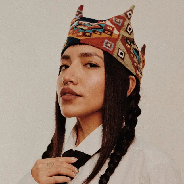 Renata Flores Biography: Age, Net Worth, Songs, Parents, Height, Boyfriend, Career