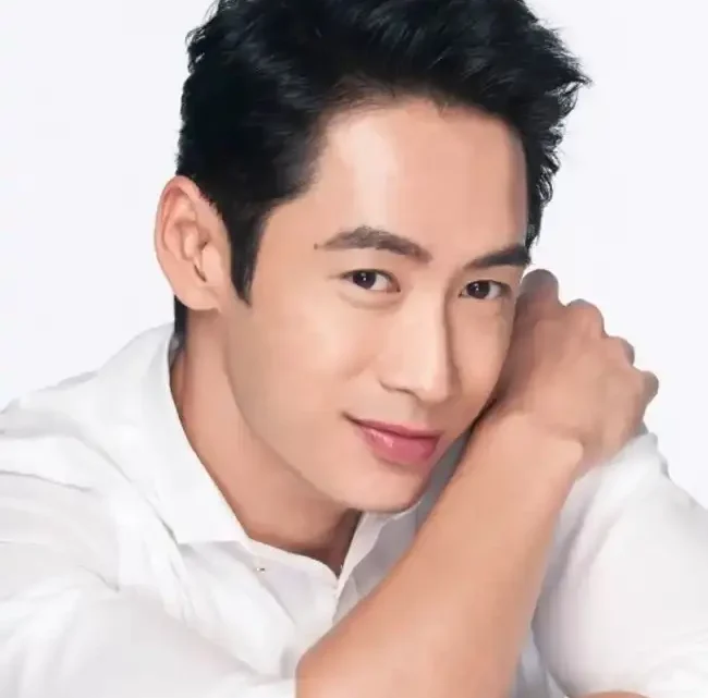 Johnny Lu  Biography: Songs, Wife, Ethnicity, Movies, Net Worth, Books, Awards, Height