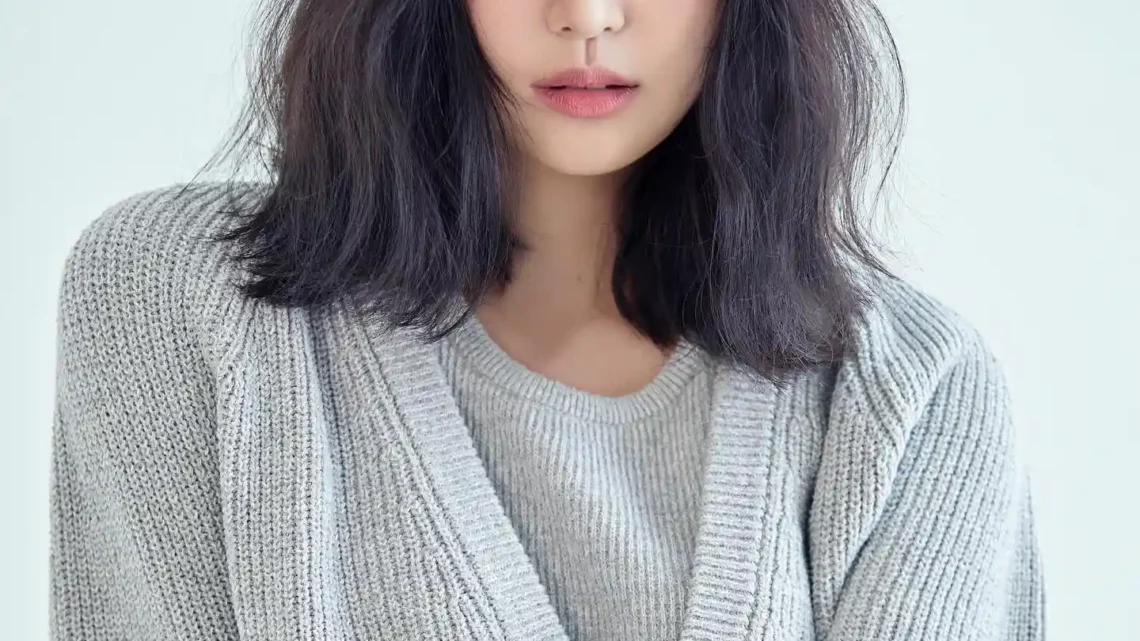 Kim Ye-ji Biography: Age, Height, Net Worth, Songs, Boyfriend, Career, Instagram