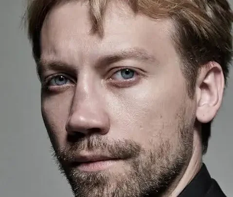 Aleksandr Kuznetsov Biography: Songs, Wife, Age, Religion, Movies, Awards, Parents, YouTube, Net Worth