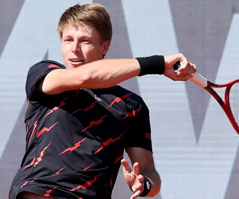 Ilya Ivashka Biography: Net Worth, Titles, Awards, Religion, Height, Ethnicity, Tournaments, Wife