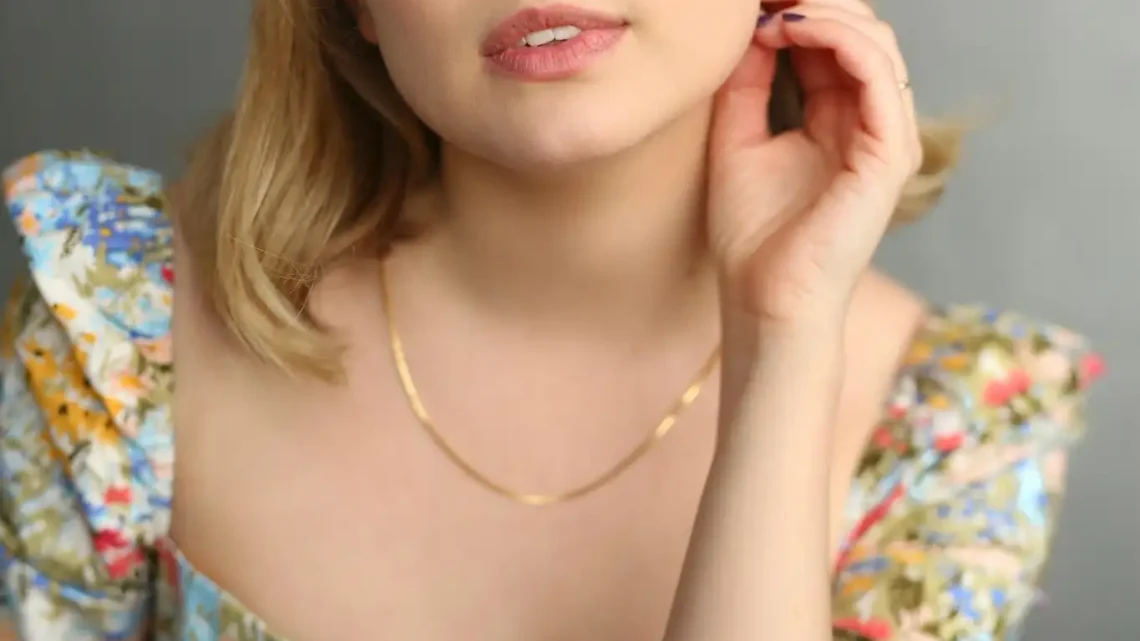 Meaghan Martin Biography: Age, Net Worth, Husband, Height, Camp Rock, Movies & TV Shows, Siblings