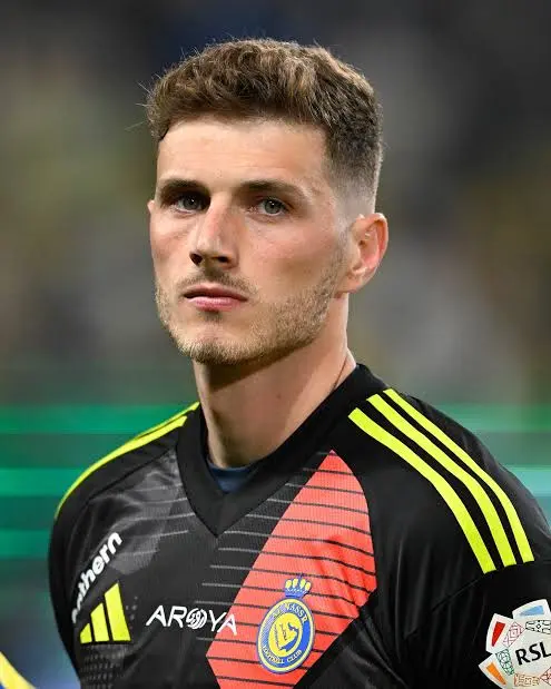 Bento (footballer) Biography: Girlfriend, Age, Daughter, Net Worth, Height, Parents, Stats, Club, Salary