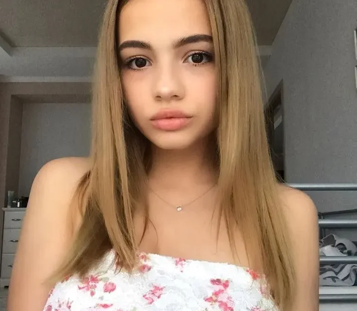 Valya Karnaval Biography: Age, Net Worth, Boyfriend, Songs, Career, Instagram