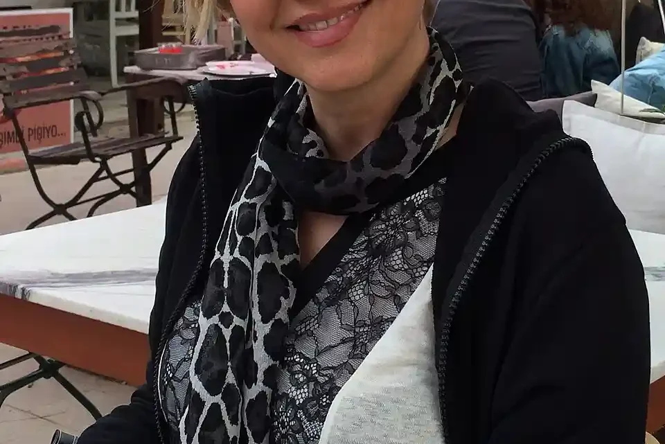 Berna Laçin Biography: Children, Age, Movies & TV Shows, Net Worth, Height, Parents, Spouse, Instagram