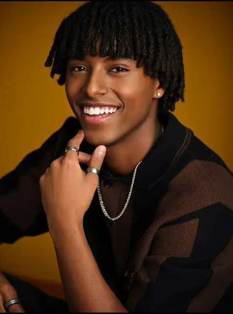 Mekonnen Knife Biography: Movies, Age, Twin Sister, Height, Songs, Net Worth, Ethnicity, Girlfriend