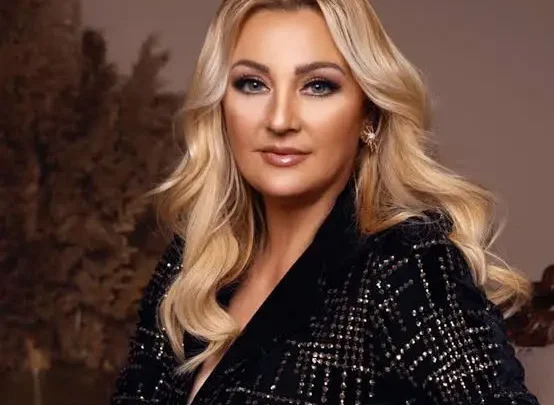 Remzie Osmani Biography: Songs, Brother, Age, Height, Instagram, Awards, Ethnicity, Husband, Net Worth