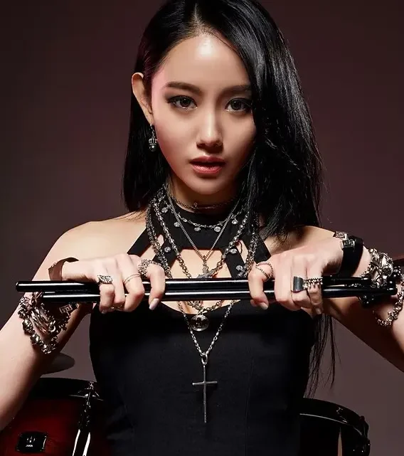 A-Yeon Biography: Age, Boyfriend, Net Worth, Height, Drummer, YouTube, Real Name