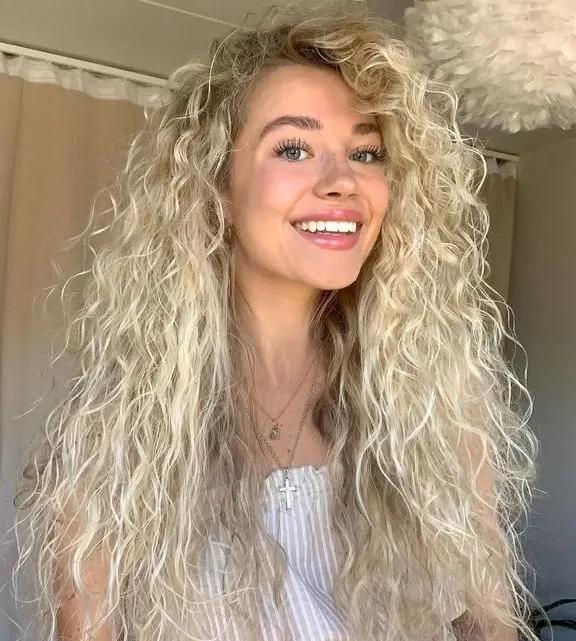 Julie Hocke Biography: Net Worth, Age, Instagram, Education, Spouse, Ethnicity, Height, Children