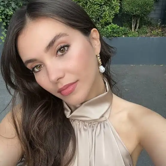 Almila Ada Biography: Movies, Awards, Age, Height, Parents, Net Worth, Songs, Parents