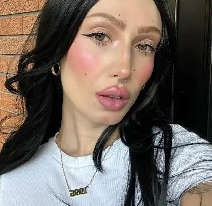 Sara Camposarcone Biography: YouTube, Siblings, Height, Spouse, Age, Net Worth, Awards, Parents