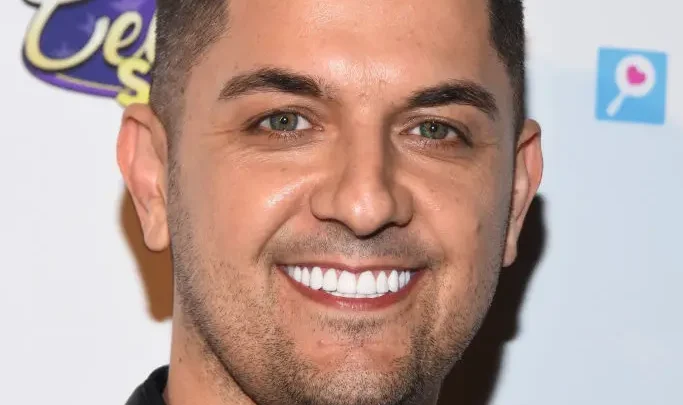 Nema Vand Biography: Age, Net Worth, Height, Sisters, Shahs of Sunset, Podcast, Parents