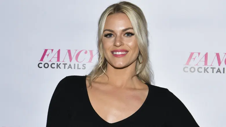 Dayna Kathan Biography: Age, Boyfriend, Net Worth, Height, Parents, Podcast, TV Shows