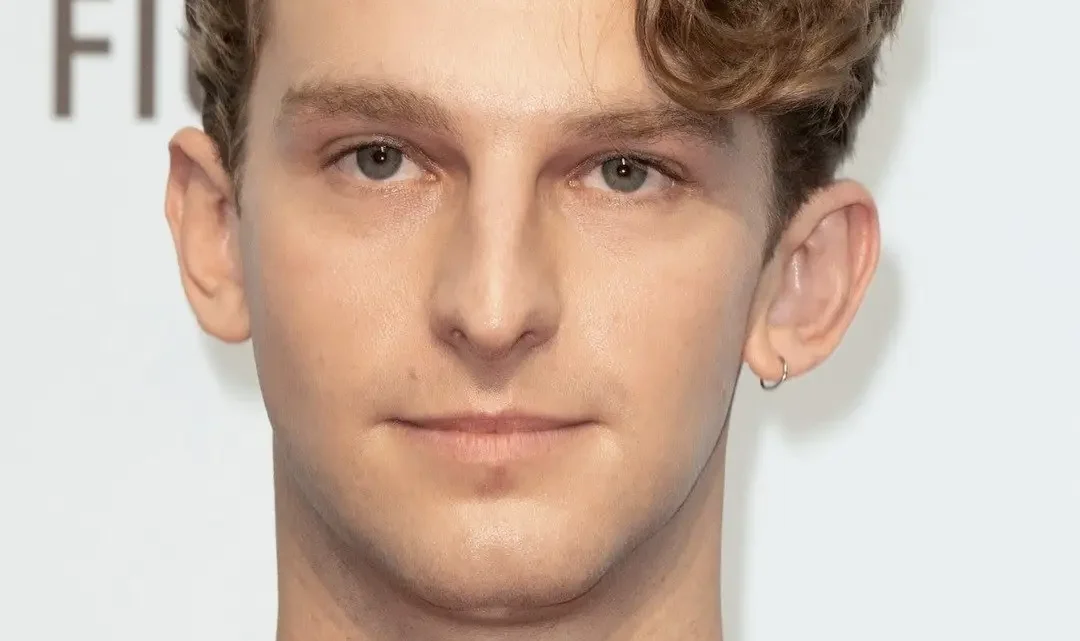 Louis Cunningham Biography: Instagram, Height, Age, Net Worth, Movies & TV Shows, Spouse