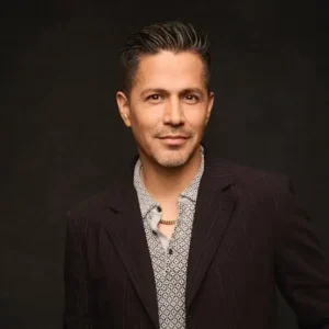 Jay Hernandez
