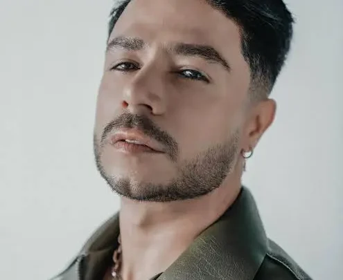 Daniel Calderón Biography: Songs, Age, Wife, Net Worth, Awards, Album, Ethnicity, Children