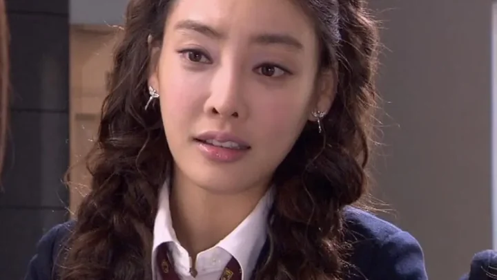 Jang Ja-yeon Biography: Movies, Age, Controversy, Movies, Net Worth, Height, Sister, Death