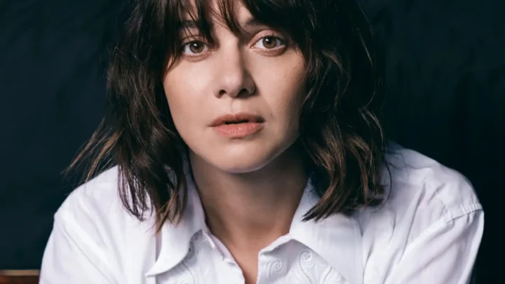 Emma Appleton Biography: Age, Boyfriend, Net Worth, Height, The Witcher, Traitors, Movies