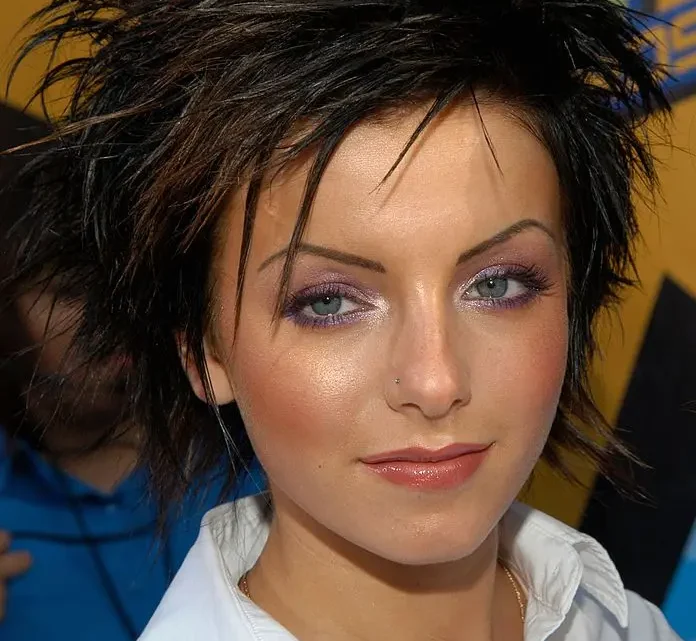 Julia Volkova Biography: Age, Net Worth, Songs, Height, Children, Partners, Career