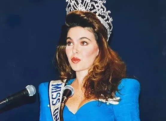 Bárbara Palacios Biography: Books, Age, Crowns, Net Worth, Husband, Religion, Children, Height