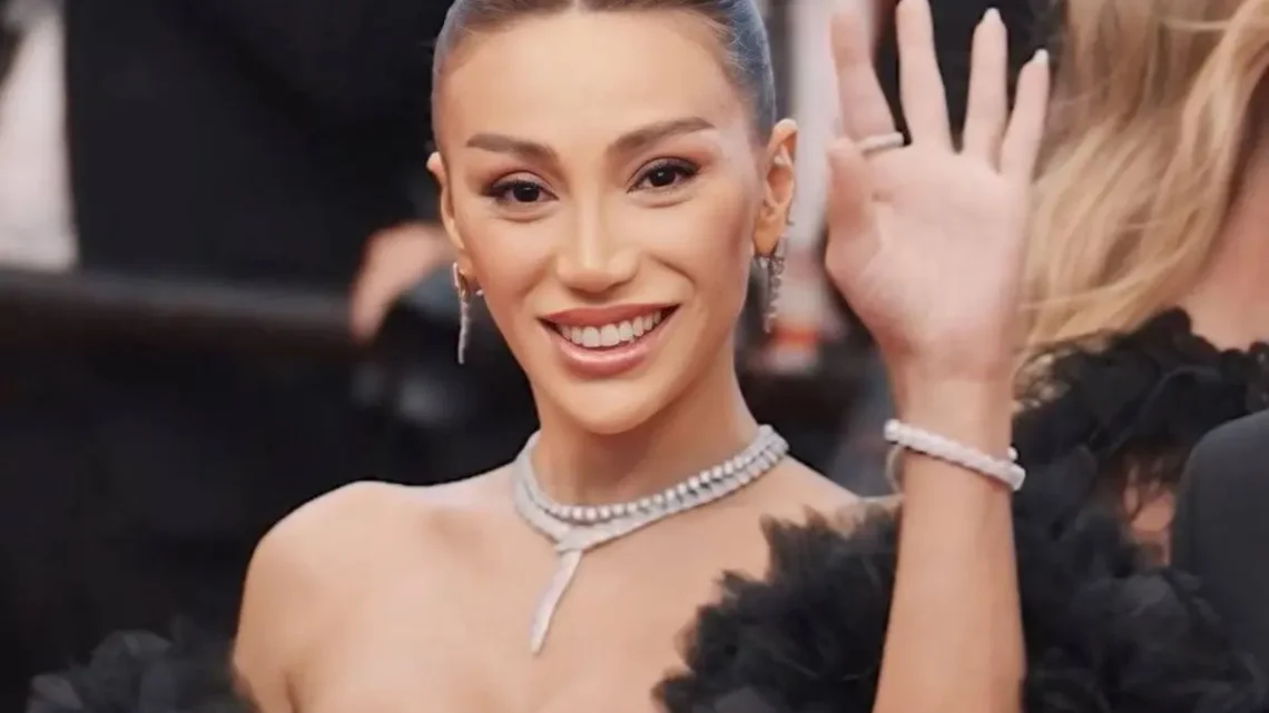 Röya (singer) Biography: Ex-Husband, Children, Age, Net Worth, Albums, Career, Height, Instagram