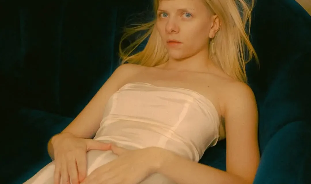 Aurora (singer) Biography: Songs, Age, Parents, Net Worth, Boyfriend, Height, Tour, Religion, Wiki