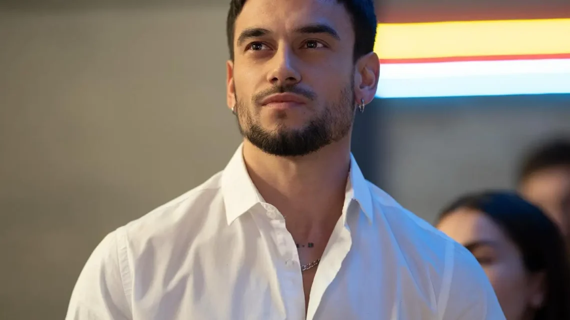 Agustín Bernasconi Biography: Movies, Net Worth, Siblings, Height, Parents, Age, Songs, Awards, Girlfriend