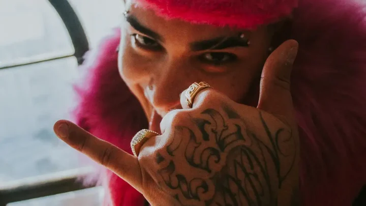 Callejero Fino Biography: Net Worth, Siblings, Height, Parents, Age, Girlfriend, Songs, Albums, Singles