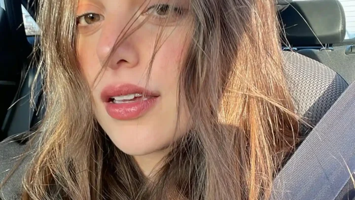 Damlasu İkizoğlu Biography: Boyfriend, TV Series, Movies, Pictures, Siblings, Height, Parents, Age, Net Worth