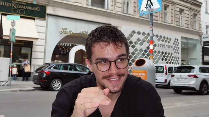 Eren Ören Biography: Age, Net Worth, Siblings, Films, TV Series, Girlfriend, Family, Height, Parents