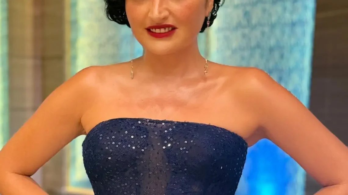 Fadik Sevin Atasoy Biography: Siblings, Height, Parents, Age, Net Worth, TV Series, Movies, Boyfriend, Books