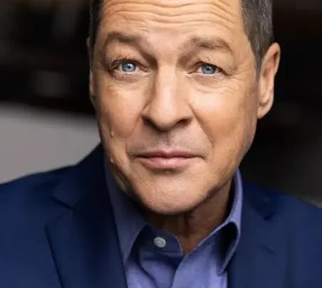 French Stewart Biography: Net Worth, Siblings, Height, Parents, Age, Awards, Movies, Wife, Child