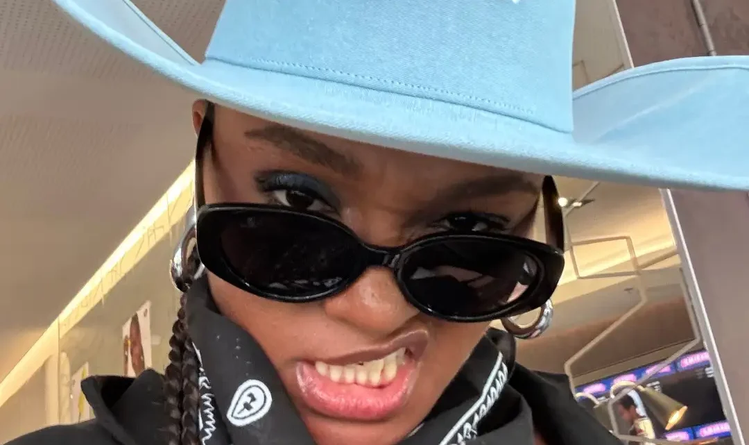 Lauren Spencer Biography: Height, Parents, Age, Net Worth, Siblings, Disability, Films, Awards, Boyfriend, Books