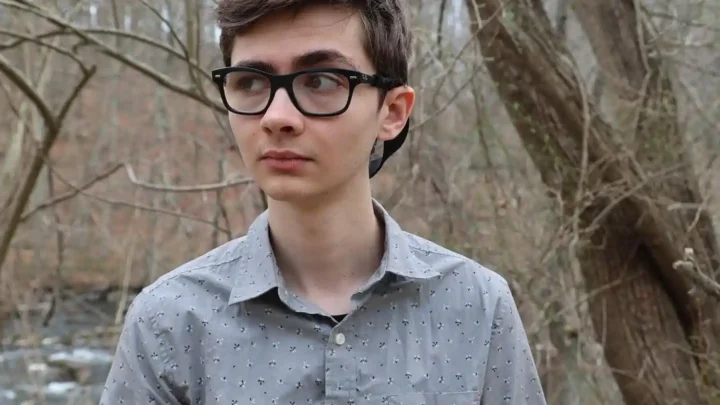 Elliott Fullam Biography: YouTube, Girlfriend, Movies, Age, Net Worth, Siblings, Parents, Height, TV Series, Songs